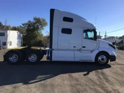 Used 2022 Volvo VNL64T760 Sleeper in Bolingbrook Illinois