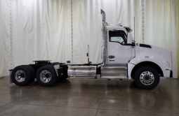 New 2025 Kenworth T880 Day Cab in McDonough Georgia