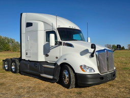 Used 2021 Kenworth T680 Sleeper in Cedar Rapids Iowa