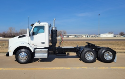 Used 2020 Kenworth T880 Day Cab in Oklahoma City oklahoma