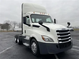 Used 2020 Freightliner Cascadia Day Cab in Bolingbrook Illinois