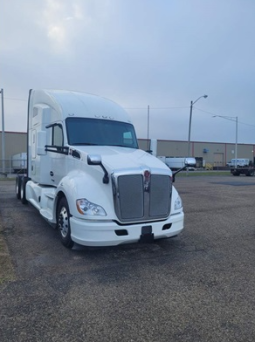 Used 2021 Kenworth T680 Sleeper in Chillicothe Ohio