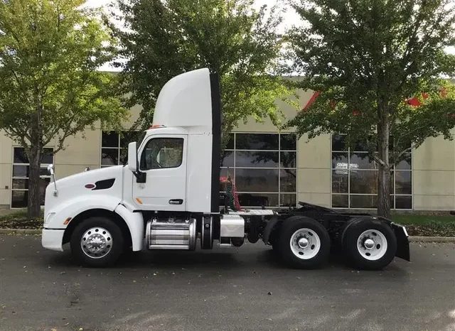 
								Used 2020 Peterbilt 579 Day Cab in Kansas City Missouri full									