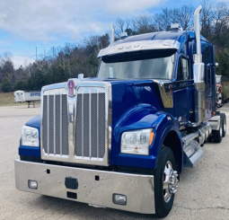 Used 2020 Kenworth W990 Sleeper in Van Buren Arkansas