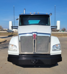 Used 2020 Kenworth T880 Day Cab in Oklahoma City oklahoma