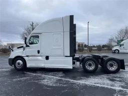 Used 2022 Freightliner Cascadia Sleeper in Bolingbrook Illinois