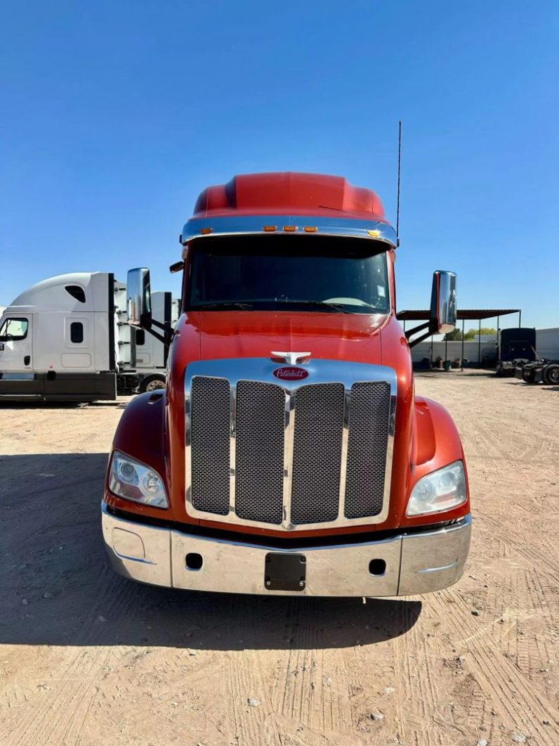 
								Used 2019 Peterbilt 579 Sleeper in El Paso Texas full									