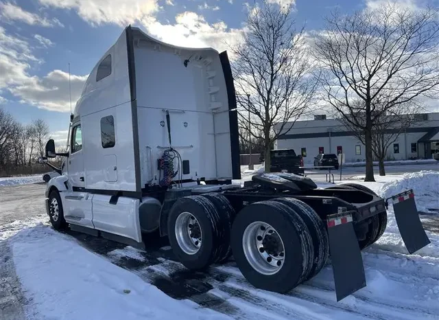 
								Used 2023 Peterbilt 579 Sleeper in Bolingbrook Illinois full									