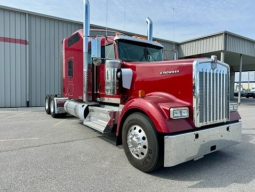 New 2025 Kenworth W900L Sleeper in Rock Island Illinois