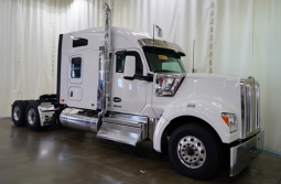 New 2025 Kenworth W990 Sleeper in Kingsport Tennessee