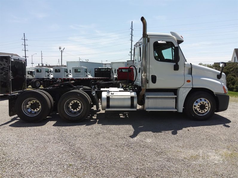 
								Used 2018 Freightliner Cascadia 113 Day Cab in Fort Wayne Indiana full									