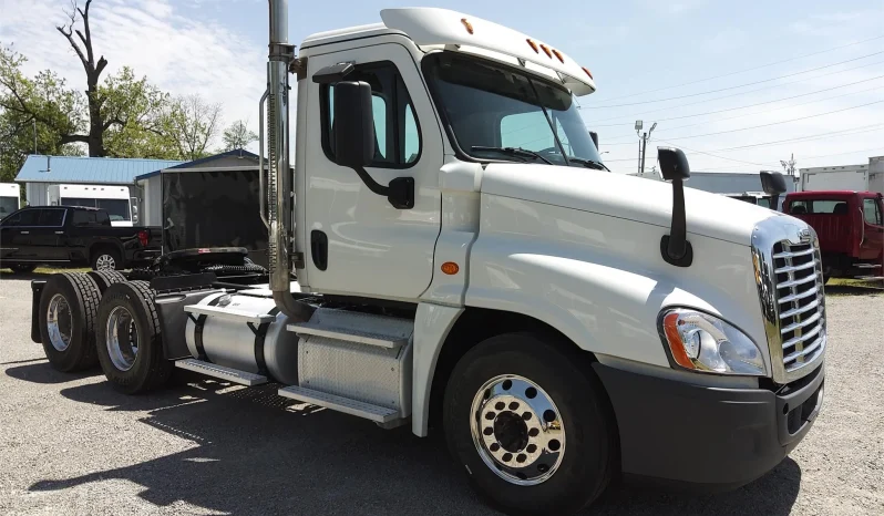 
								Used 2018 Freightliner Cascadia 113 Day Cab in Fort Wayne Indiana full									