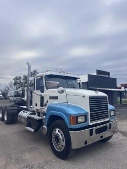 Used 2009 Mack PINNACLE CHU613 Day Cab in Highway Blvd Katy Texas