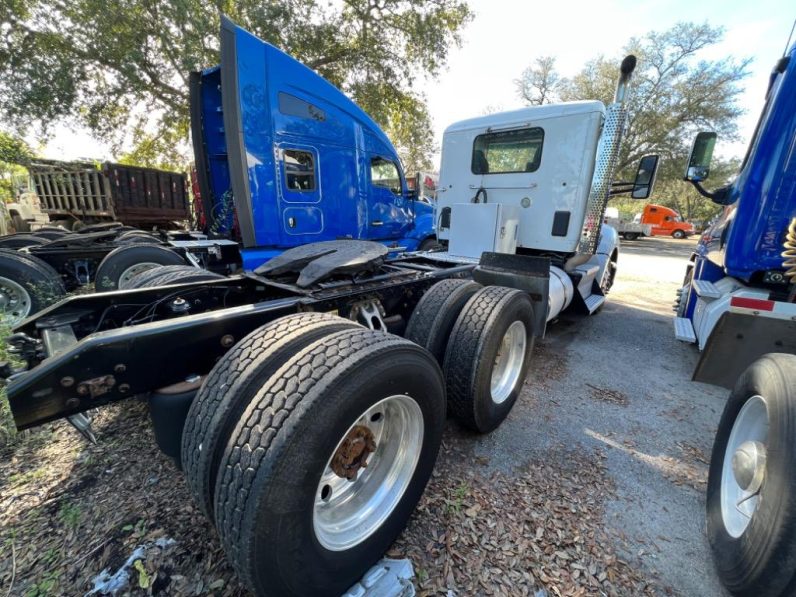 
								Used 2015 Kenworth T680 Day Cab in Orlando Florida full									