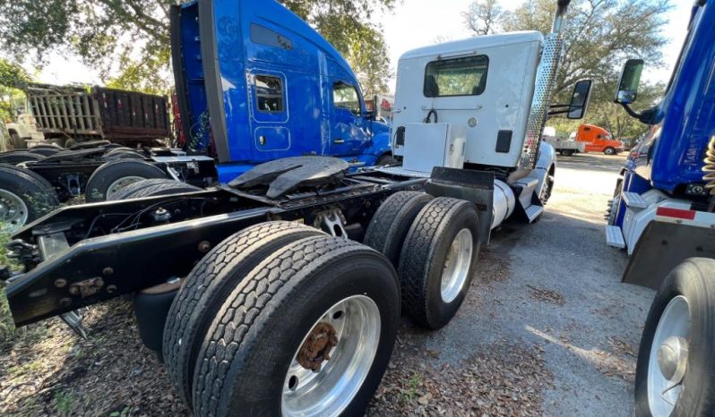 
								Used 2015 Kenworth T680 Day Cab in Orlando Florida full									