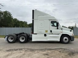 Used 2015 Freightliner Cascadia Sleeper in Porter Texas