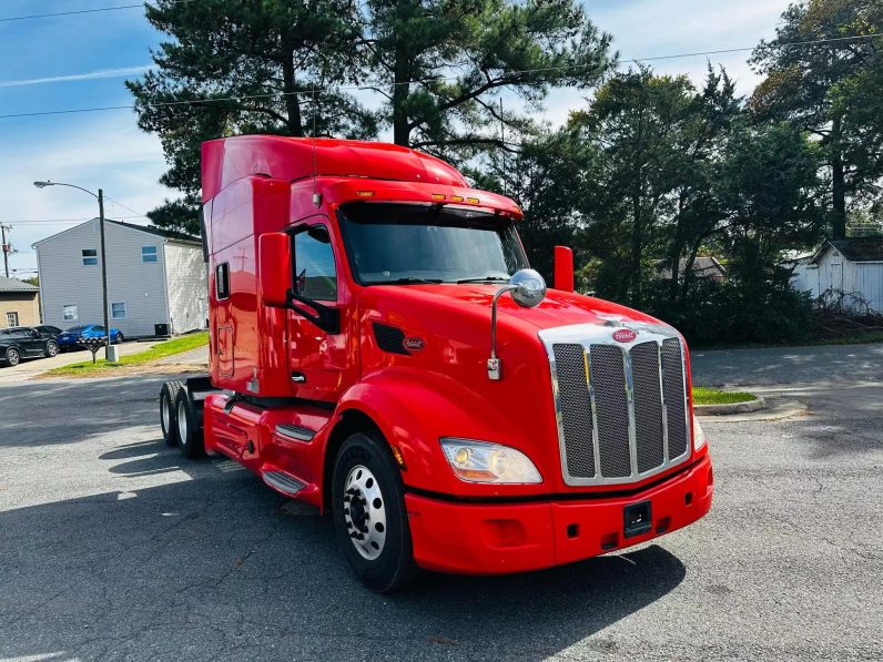 
								Used 2017 Peterbilt 579 Sleeper in Linden New Jersey full									