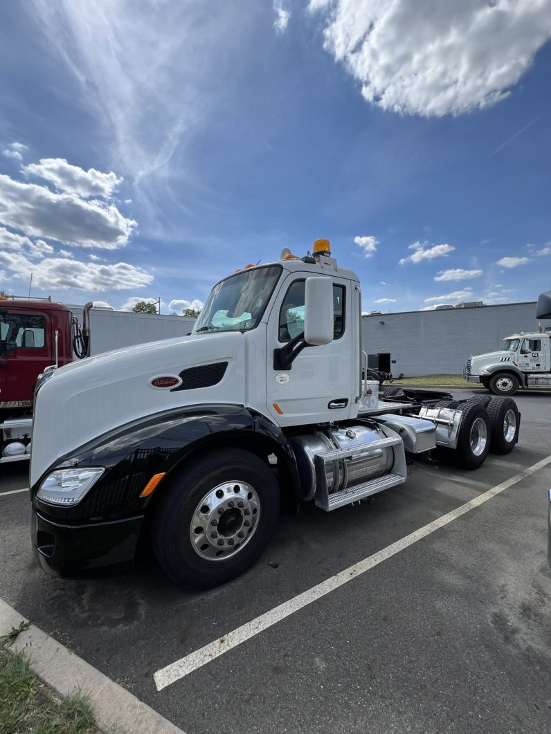 
								Used 2017 Peterbilt 579 Day Cab in PENNSAUKEN Nueva Jersey full									