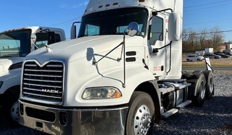 
								Used 2013 Mack CXU613 Day Cab in Lebanon Pensilvania full									
