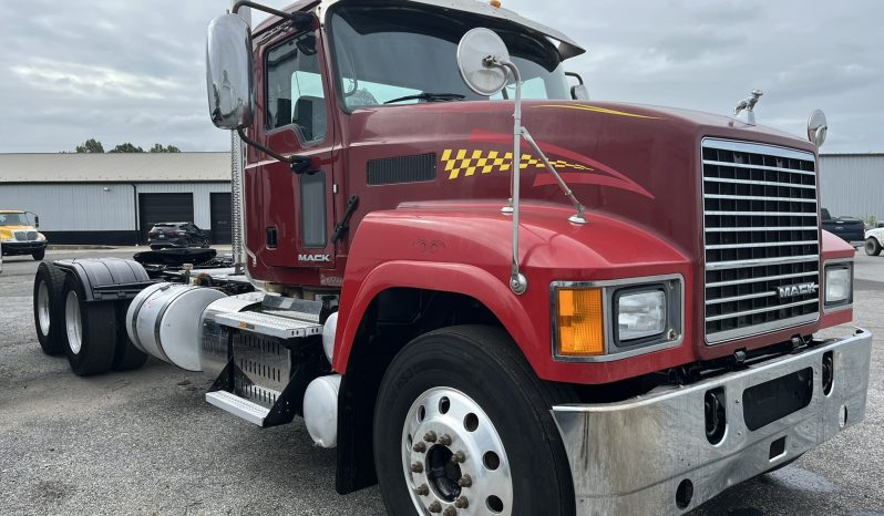 
								Used 2015 Mack CHU613 Day Cab in New Castle Delaware full									