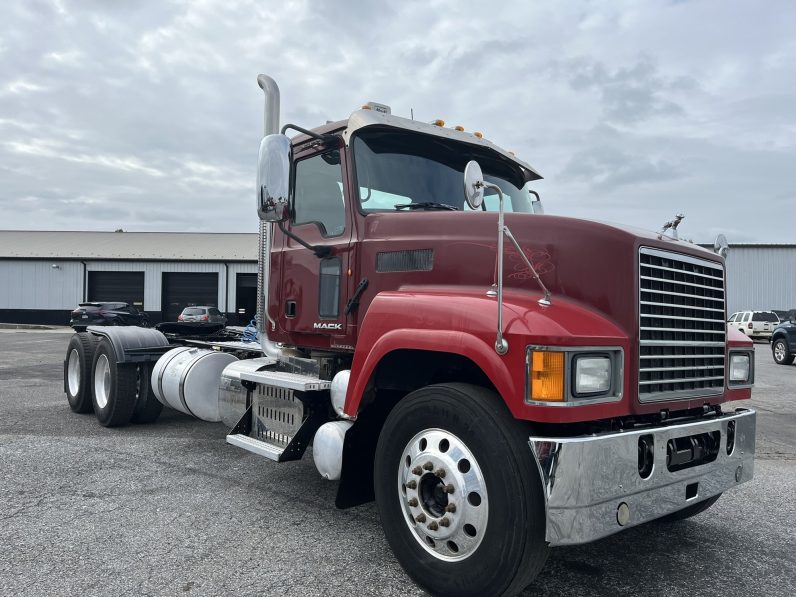 
								Used 2014 Mack CHU613 Day Cab in New Castle Delaware full									