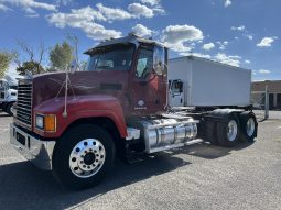 Used 2013 Mack CHU613 Day Cab in PENNSAUKEN Nueva Jersey