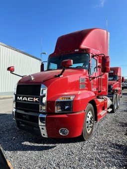 Used 2023 Mack ANTHEM Day Cab in Lebanon Pensilvania
