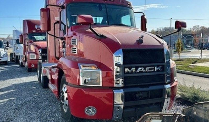 
								Used 2023 Mack ANTHEM Day Cab in Lebanon Pensilvania full									
