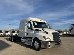 Used 2023 Freightliner Cascadia Sleeper in Irving Texas