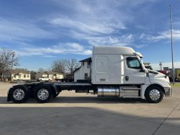 Used 2023 Freightliner Cascadia Sleeper in Irving Texas