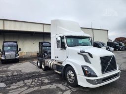 Used 2016 Volvo VNL64T300 Day Cab in Arcadia Wisconsin