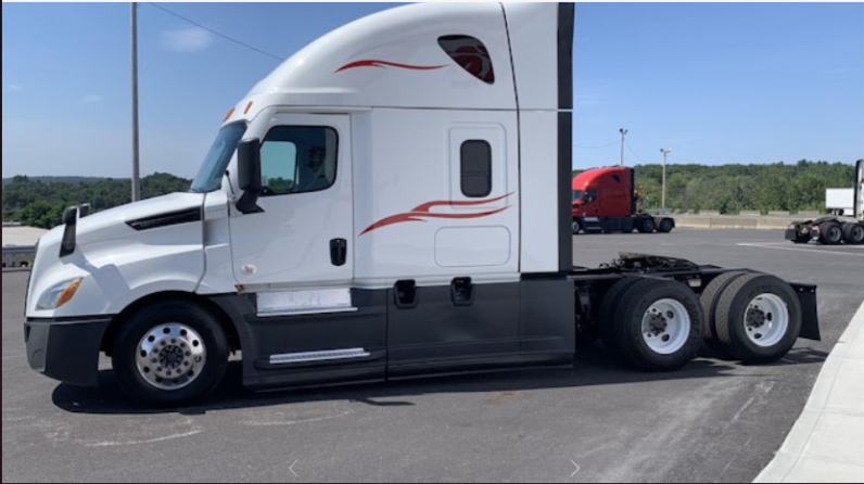 
								Used 2022 Freightliner Cascadia 126 Sleeper in Worcester County Massachusetts full									