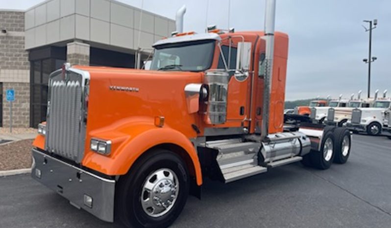 
								New 2025 Kenworth W900B Sleeper in Lynchburg Virginia full									