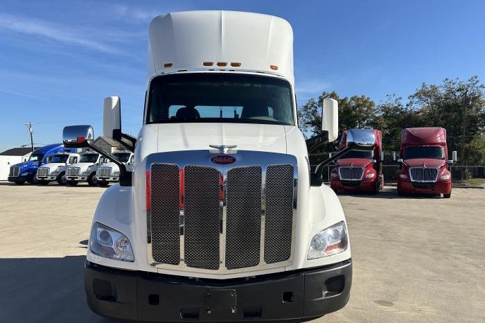 
								Used 2021 Peterbilt 579 Day Cab in Irving Texas full									