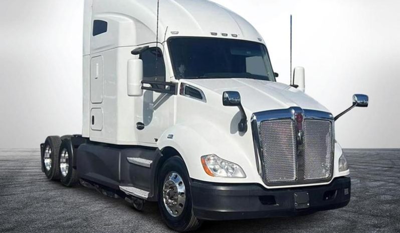 
								Used 2022 Kenworth Conventional 1 Sleeper in Miami Florida full									