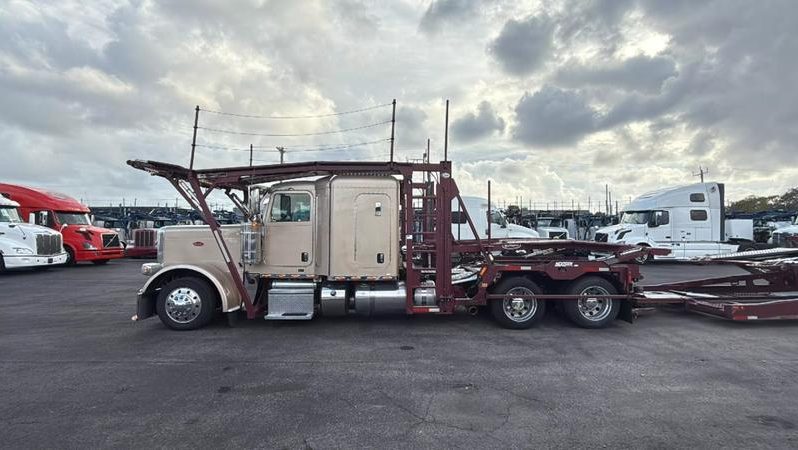 
								Used 2017 XL SPECIALIZED 389 Car Haulers in Miami Florida full									