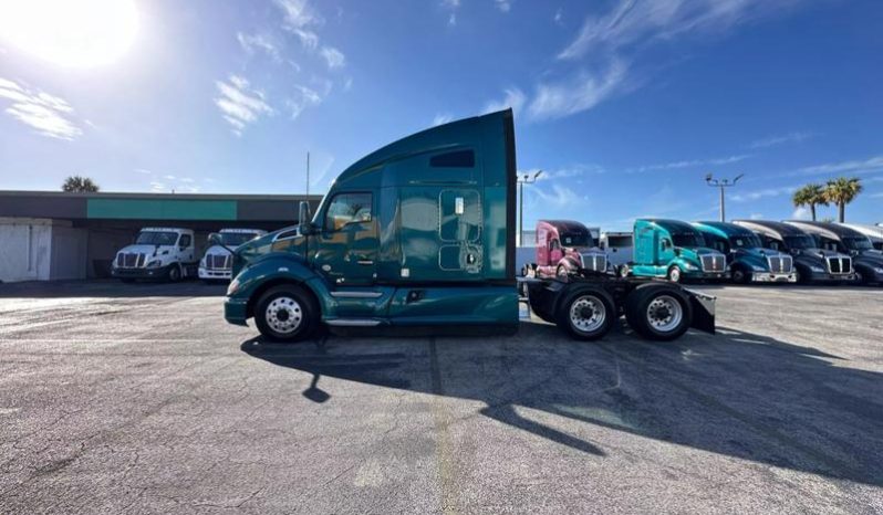 
								Used 2020 Kenworth T600 Sleeper in Miami Florida full									