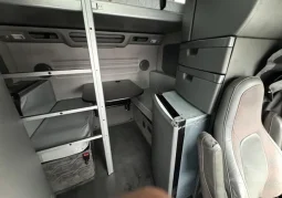 Used 2019 Volvo VNL64T860 Sleeper in Linden New Jersey