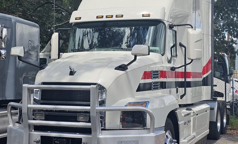 
								Used 2019 Mack ANTHEM Sleeper in Orlando Florida full									