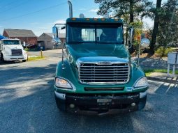 Used 2007 Freightliner COLUMBIA 120 Day Cab in Linden New Jersey
