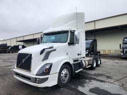 Used 2016 Volvo VNL64T300 Day Cab in Arcadia Wisconsin