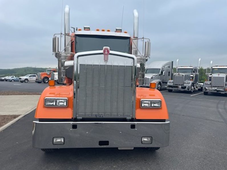 
								New 2025 Kenworth W900B Sleeper in Lynchburg Virginia full									