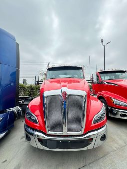 New 2024 Kenworth T680 Day Cab in El Cajón California