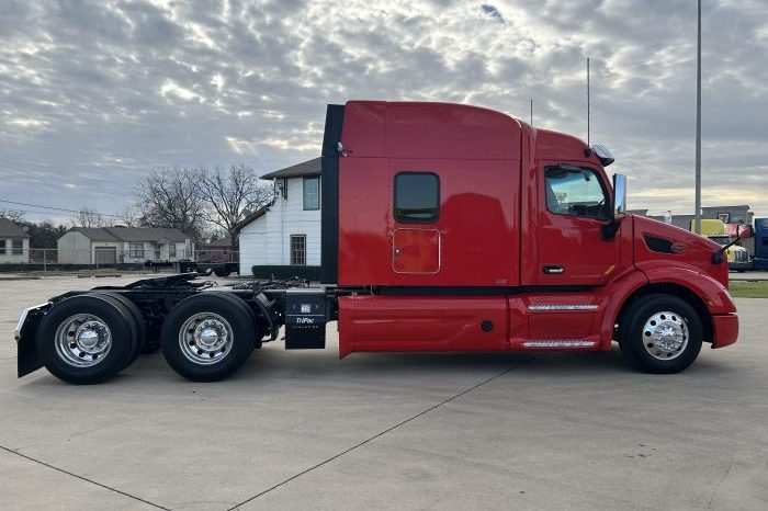 
								Used 2021 Peterbilt 579 Sleeper in Irving Texas full									