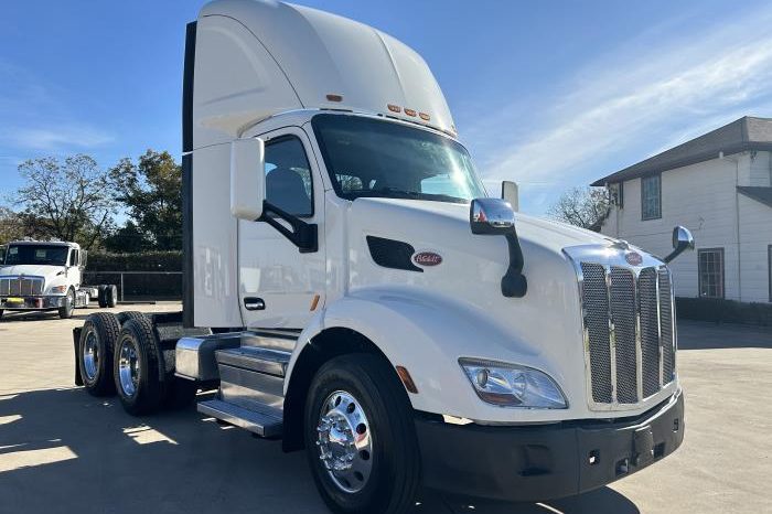 
								Used 2021 Peterbilt 579 Day Cab in Irving Texas full									