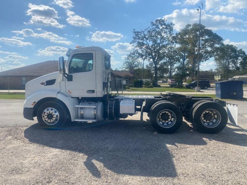 
								Used 2022 Peterbilt 579 Day Cab in Porter Texas full									