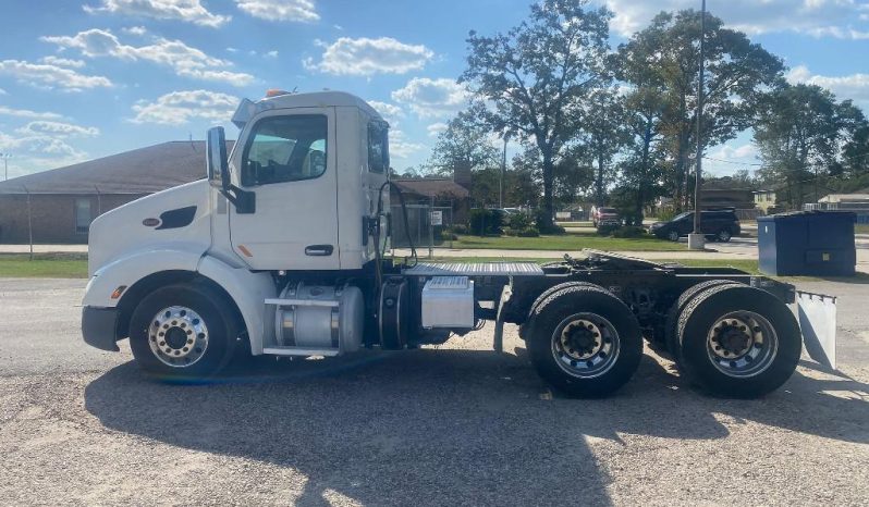 
								Used 2022 Peterbilt 579 Day Cab in Porter Texas full									