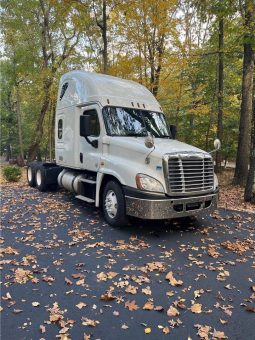 Used 2017 Freightliner Cascadia 125 Sleeper in Millstone Township New Jersey