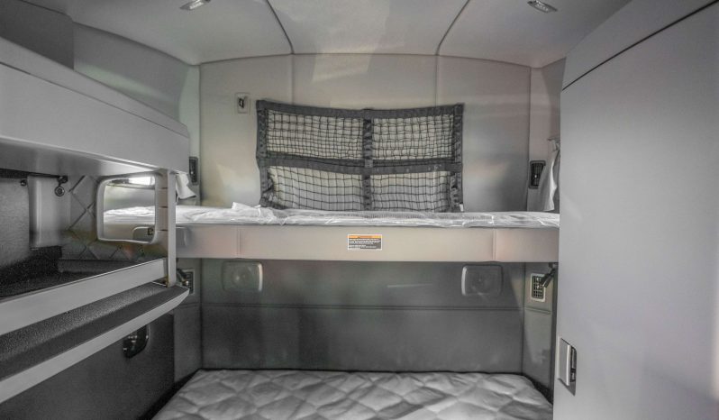 
								New 2025 Kenworth T680 Sleeper in Tucson Arizona full									