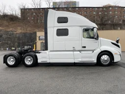 Used 2023 Volvo VNL64T860 Sleeper in North Bergen New Jersey